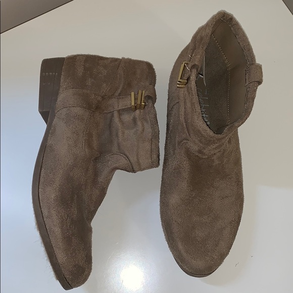 boots - Picture 2 of 5